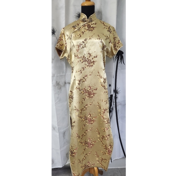 Gold Traditional Chinoiserie Dress - Picture 3 of 8